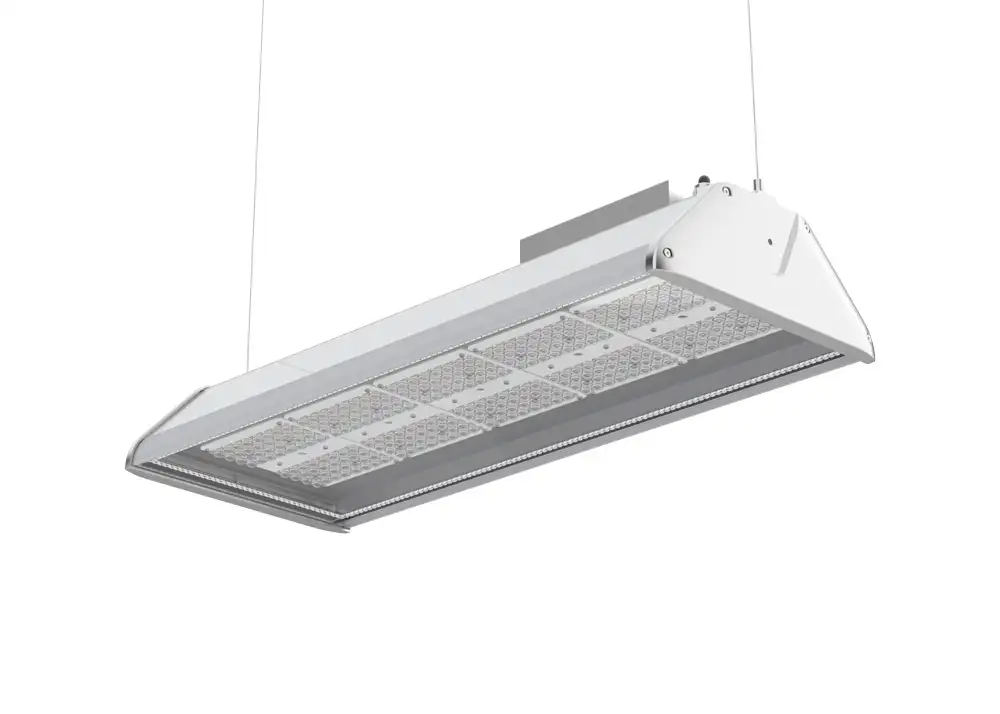 Silberfarbene LED-Hochregalleuchte mit zwei Seilen zum abhängen für Hallen und Hochregalsysteme